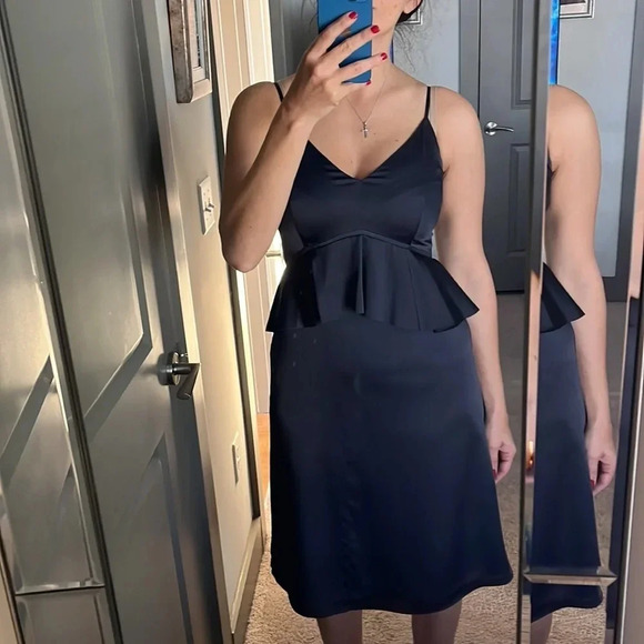 Excellent Condition Banana Republic Satin Ruffle Dress - Picture 3 of 5